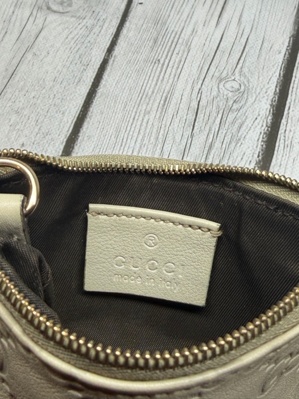 PRE LOVED Light Gray Gucci Guccissima Coin Purse with key ring hook - Picture 10 of 14